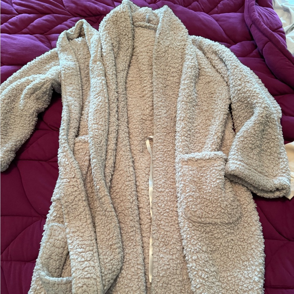 Pottery Barn Beige Teddy Bear Sherpa Robe